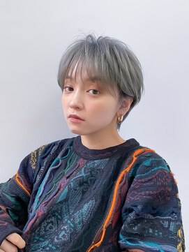 ミィ 浦和(mee) デザインカラー/レイヤーカット/ウェットヘア／オリーブベージュ