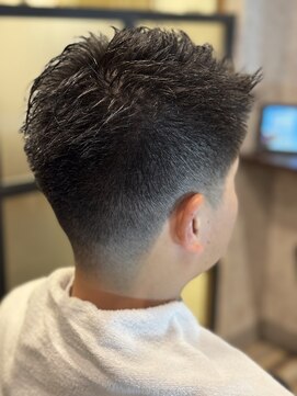 キタセンジュバーバー バイ ティーズ(KITASENJU BARBER by T's) フェードスタイル