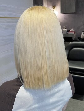 エス(Ess) 美髪/ワイドバング/ホワイトブロンド[髪質改善/ヘアセット/大宮]