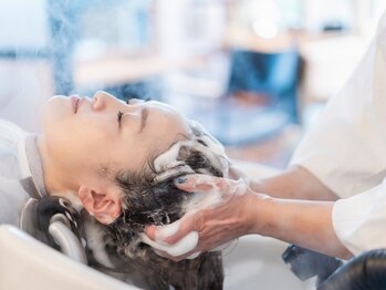 シュガー(Sugar)の写真/【髪質改善&トリートメント専門店】年齢に負けない健康的な髪を手に入れるヘッドスパをご体感ください。