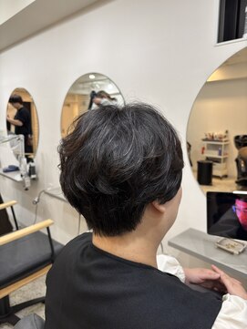 メモリーズ 銀座(Memories) 癖毛ショーの癖を活かしたショートスタイル