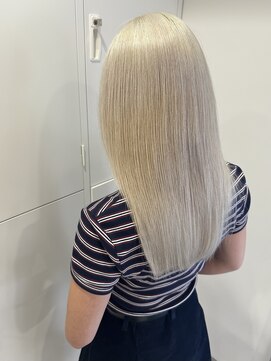 リル 人形町(RirE) ホワイトカラー／ロングストレート