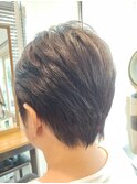 大人女性に人気の、ナチュラルで上品なショートスタイル