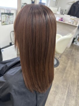 ピンクベージュ