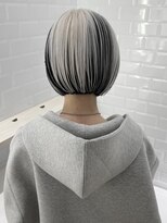 ピークアブー 銀座中央通り(PEEK-A-BOO)&nbsp;デザインカラーブリーチブロックカラーホワイトブランドボブ