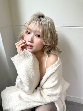 バド(bado) ホワイトカラー/透明感カラー／レイヤーカット／髪質改善/本町