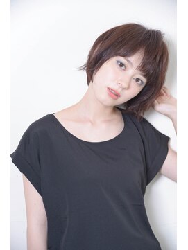 ビッケ(Vicke) 【Vicke渋谷】暗髪でも可愛いカジュアルショートボブ