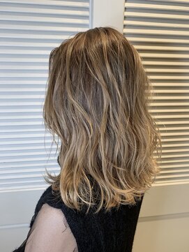 エイト新宿店(EIGHT shinjuku) EIGHT shinjuku 新宿店 【エイト】 ブランドベージュ