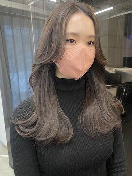 アイヴィ 表参道(IVY) 小顔見え韓国ヘア 流れる顔まわりカット OL ７トーン 暗めカラー