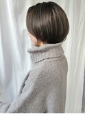 大人ショート くびれボブ グレーベージュ