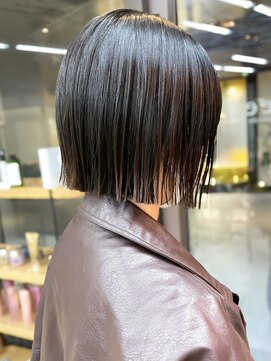 ミィ 表参道(mee.) 前髪/アンブレラカラー/こなれミディ/イメチェン/ぱっつんボブ