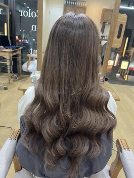 ミラシィ 成田(Mirashy) ハイライトカラーミルクティーベージュレイヤーカット