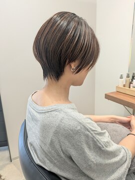 エレノア 藤沢(Eleanor) 【くびれショート】メリハリシルエットで小顔＆美フォルム