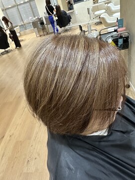 ジャパンデザイナーズアカデミー 白髪ぼかしハイライト