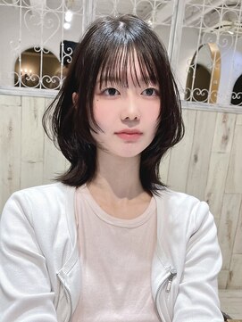 マインバイアフロートギンザ(MYNE by AFLOAT GINZA) ◎レイヤーカットミディアムくびれヘア／ウルフカット／顔周り