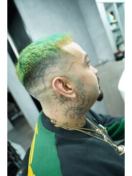 ネオングリーンカラー【立川/理容室/床屋/顔剃り/シェービング】