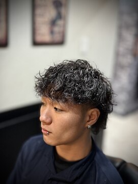 プラウド(PROUD) マレットヘア/パーマ/シルバーメッシュ/ハイライト/フェード