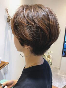 カタチ バイ アンジュ(katachi by Ange) 【首を長く見せる、後頭部の丸みが綺麗な】 ショートボブ
