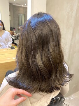 ジーナ セントラル銀座(Zina) 小顔オリーブカラーボブルフハイライトカラークールショート