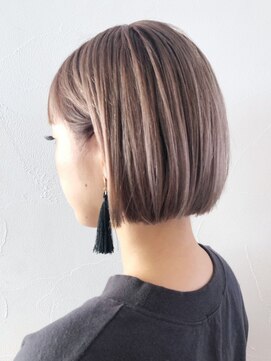 アイティーバイアルバム 松戸店(IT by ALBUM) ミニボブ_アースカラーくびれヘアツートンカラー_ba238221