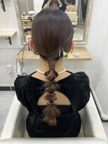 プティクローシェ バイ クオーレ(petite cloche by CUORE)&nbsp;タイト編みおろし お呼ばれヘア