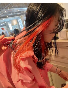 髪質改善と縮毛矯正の専門店 サンティエ(scintiller) インナーカラー。オレンジ