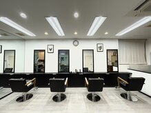グルーム(GROOM)の雰囲気（広々とした店内[平塚/平塚駅/パーマ/メンズ/メンズカット]）