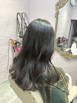 フッタ(Futta)&nbsp;スモーキーグレージュカラー【西武新宿駅】【駅近徒歩1分】