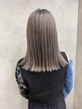 サニー 渋谷(SUNNY) ハイトーン、切りっぱなしボブ、ミルクティーベージュ、