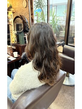 キャラ 池袋本店(CHARA) ムースやバームをつけるだけで簡単スタイリング**