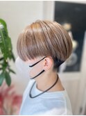 極細ハイライト+刈り上げショート