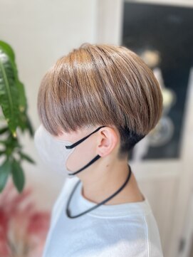 ミミバイジル(mimi by JILL) 極細ハイライト+刈り上げショート