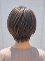 デュッカダブリュー(Duka W) ベージュレイヤーショート×ふんわり質感