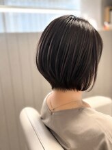 ビアス(VIAS) 艶グレージュ×前下がりボブ