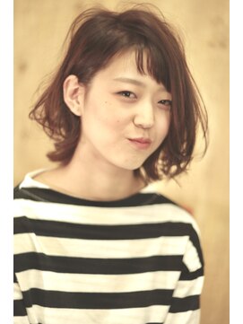 ルーミス バズヘアー(Loomis Buzzhair) 外ハネグラボブ