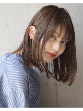 アトリエ フェム(atelier.fem) atelier.fem ミディアムロブ×ライトグレー