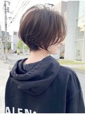 大人可愛い耳掛けショートハイライトカラーハンサムショート