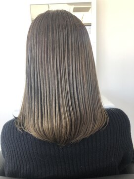 オピ(O.p.i.) グレージュカラーと髪質改善トリートメント