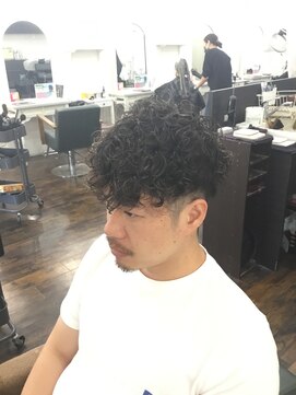 アークス(Ark'ss) メンズ　スペインカール　フェード　パーマ　スパイラル