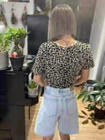 アルカナ 明治神宮前原宿(ARCANA)&nbsp;ホワイトグレージュ コンマヘア くすみブルー ダークアッシュ