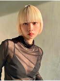 マチルダボブ　ミニボブ　前髪パッツン　ブロンド　ブリーチ