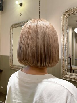 ムーン(moon) #グレーベージュ#レイヤーロング#アッシュカラ#アッシュブラック