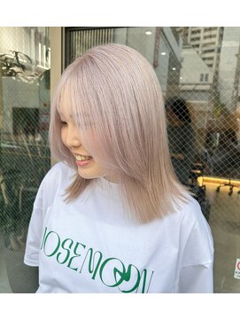 アドア 横浜(ADORE) 【ADORE 横浜】ホワイトページュ×レイヤーカット