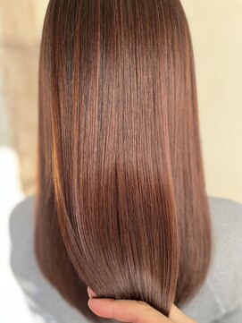 オートゥール(hair room Auteur) 20代30代40代髪質改善カラー秋暖色艶感ストレート