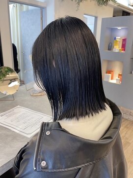 ヴィサージュバスク(VISAGE ba.s.k) 切りっぱなしボブ×顔まわりレイヤー