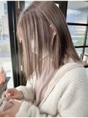 グレージュ切りっぱなしボブ前髪ありミニボブミルクティベージュ