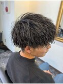 アップバングツーブロックバーバーフェードツイストメッシュ