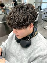 ワンズナゴヤ 名古屋栄店(ONE's NAGOYA)&nbsp;スペインカールスパイキーショートブルーブラックフェザーパーマ