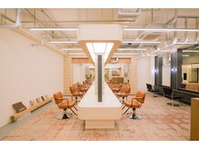 PARK LANE ICI yeven.anx ブリーチ/ダブルカラー/ハイライト/縮毛矯正/髪質改善の雰囲気(広々とした空間!個室もご用意しております!ブリーチ/縮毛矯正)