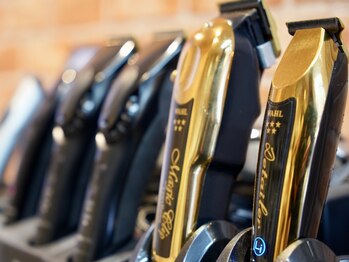 マスタッシュ(MUSTACHE)の写真/バーバー仕込みのプロ技！スキンフェード＆刈り上げで魅せる、バーバースタイルの新しいカタチ☆